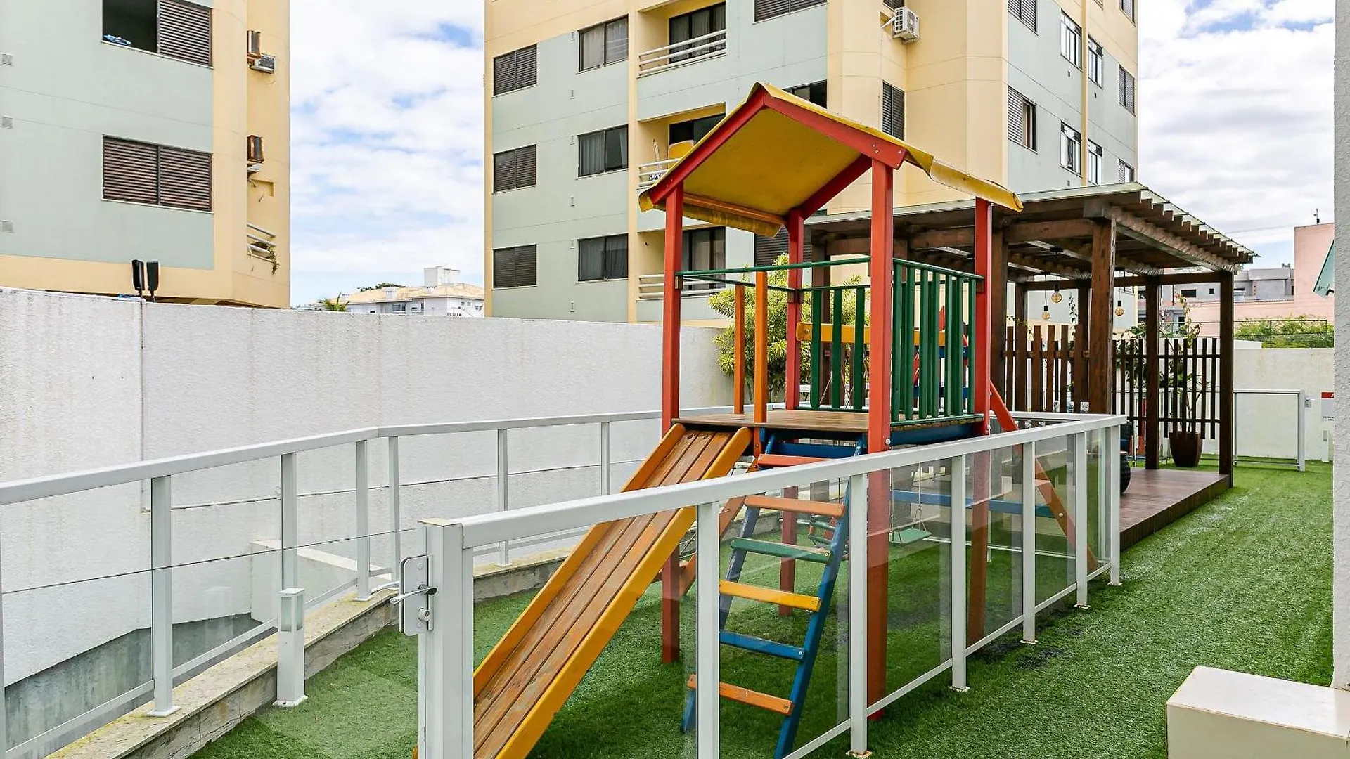 Apto Moderno C/ Piscina - Quadra Mar - Rmi201